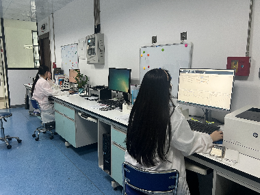 实验室图片3(1).jpg