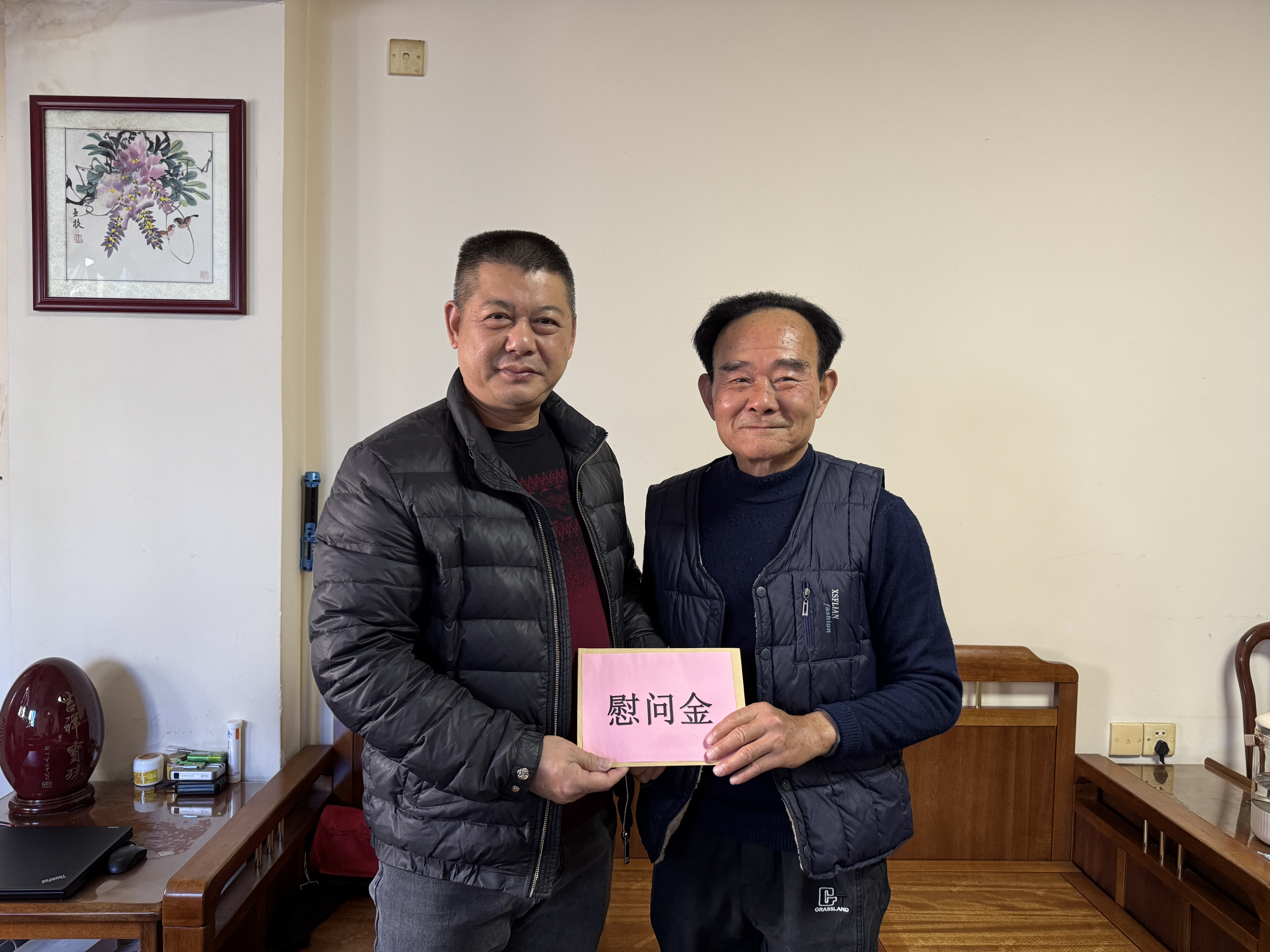 王革升副局长走访慰问企业军转干部.png